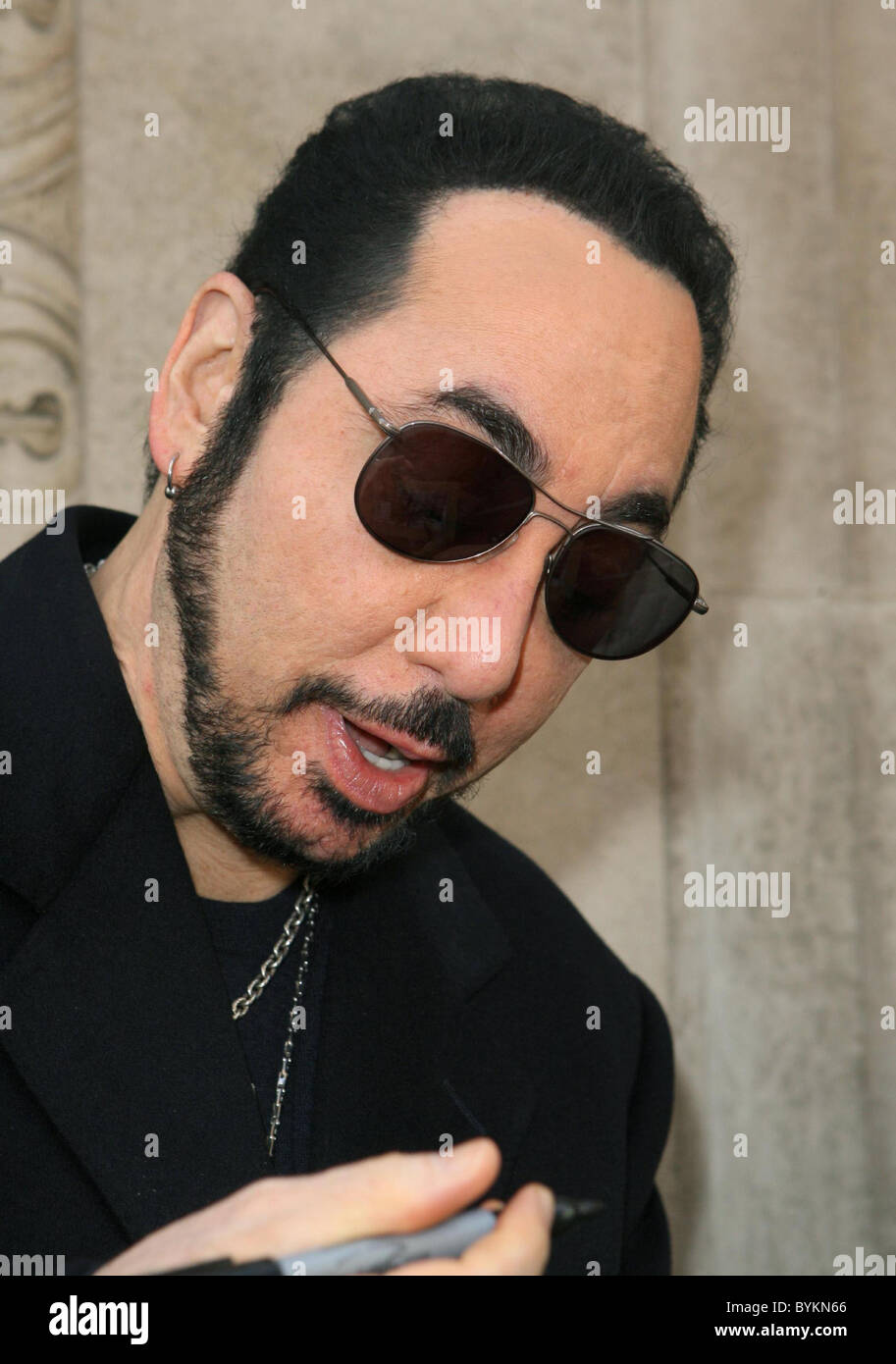 David Gest signing autographs when leaving the BBC Radio 1 Studios after  proving to be a very unreliable guest by arriving late Stock Photo - Alamy