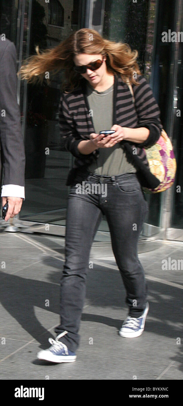 Drew barrymore leaving hotel on hi-res stock photography and images - Alamy