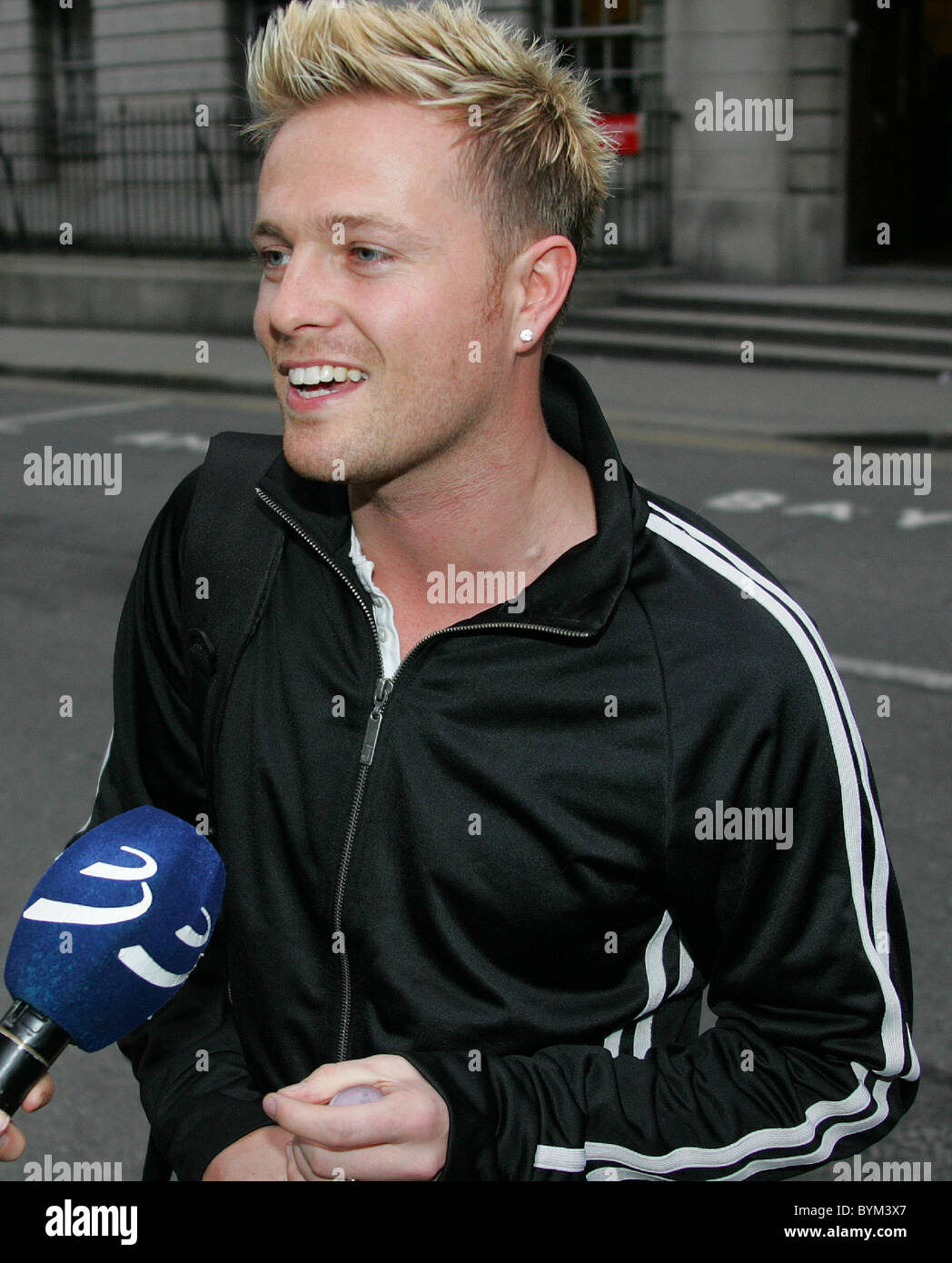 Nicky Byrne leaves Holles Street Baby Hospital to perform with Westlife  after his wife Georgina gave birth to twin sons Rocco Stock Photo - Alamy