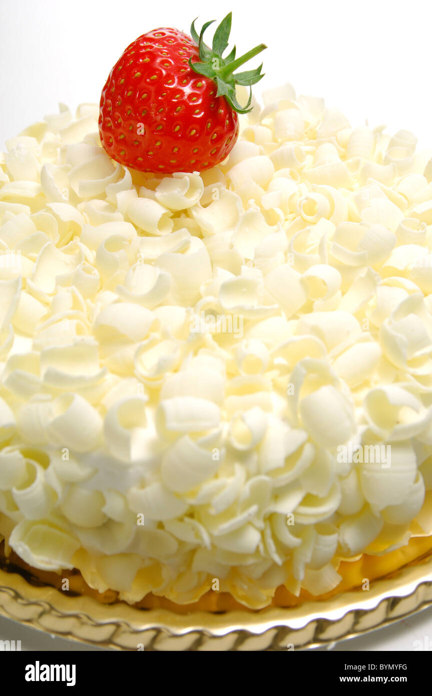 White Chocolate Cake with Strawberry Stock Photo - Alamy