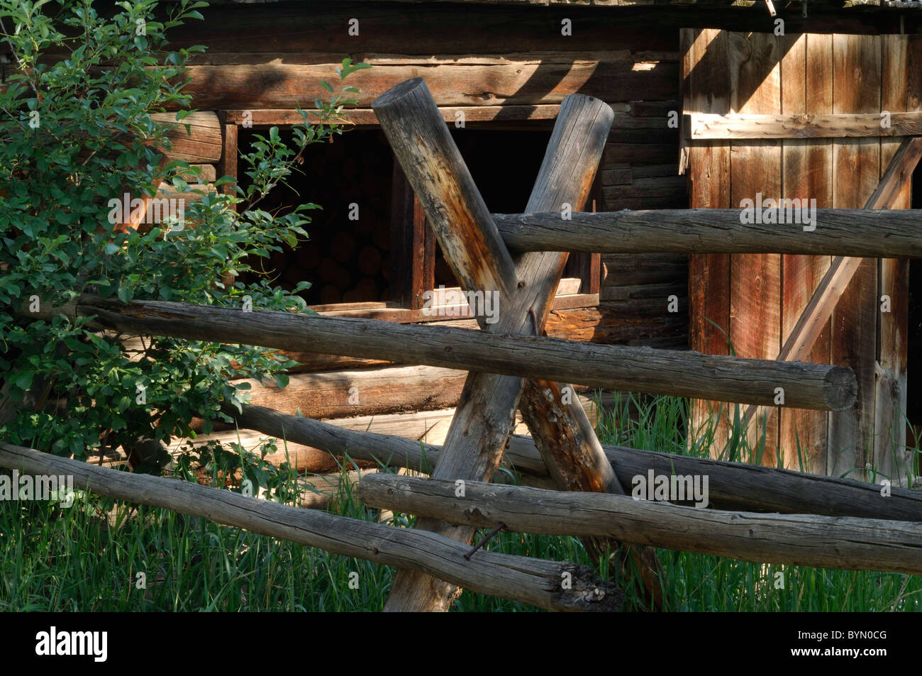 Log Cabin, barn, Salmon, Idaho Stock Photo Alamy