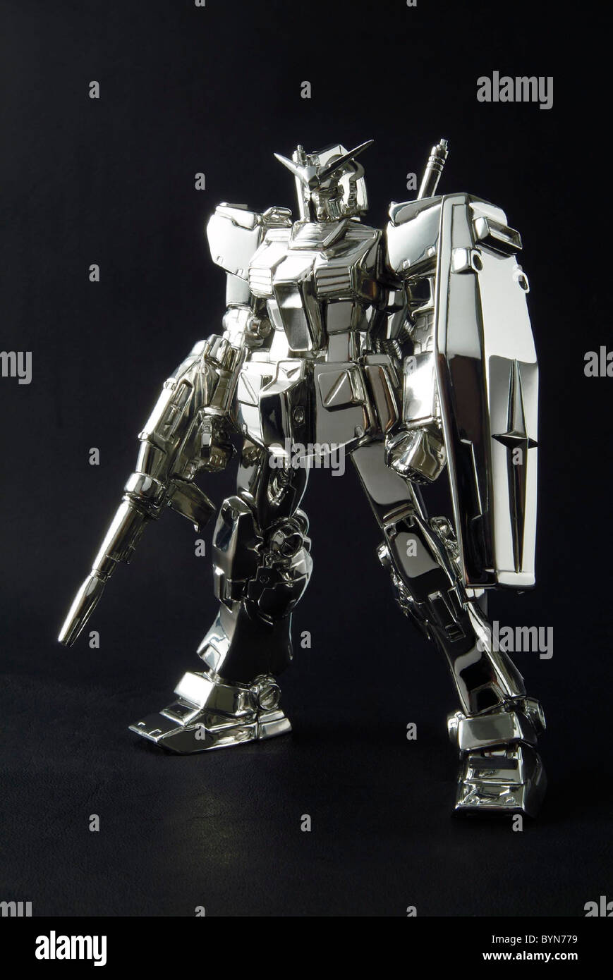 PLATINUM TRANSFORMER This is the most expensive toy in Japan. The