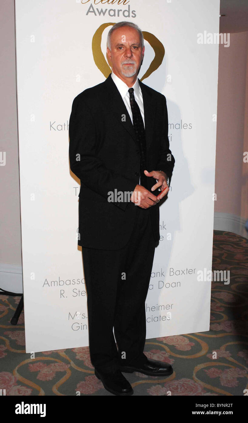 Steve Lopez The Midnight Mission honouring TV Guide's Mary Murphy and LA  Times' Steve Lopez with the 2007 Golden Heart Award at Stock Photo - Alamy