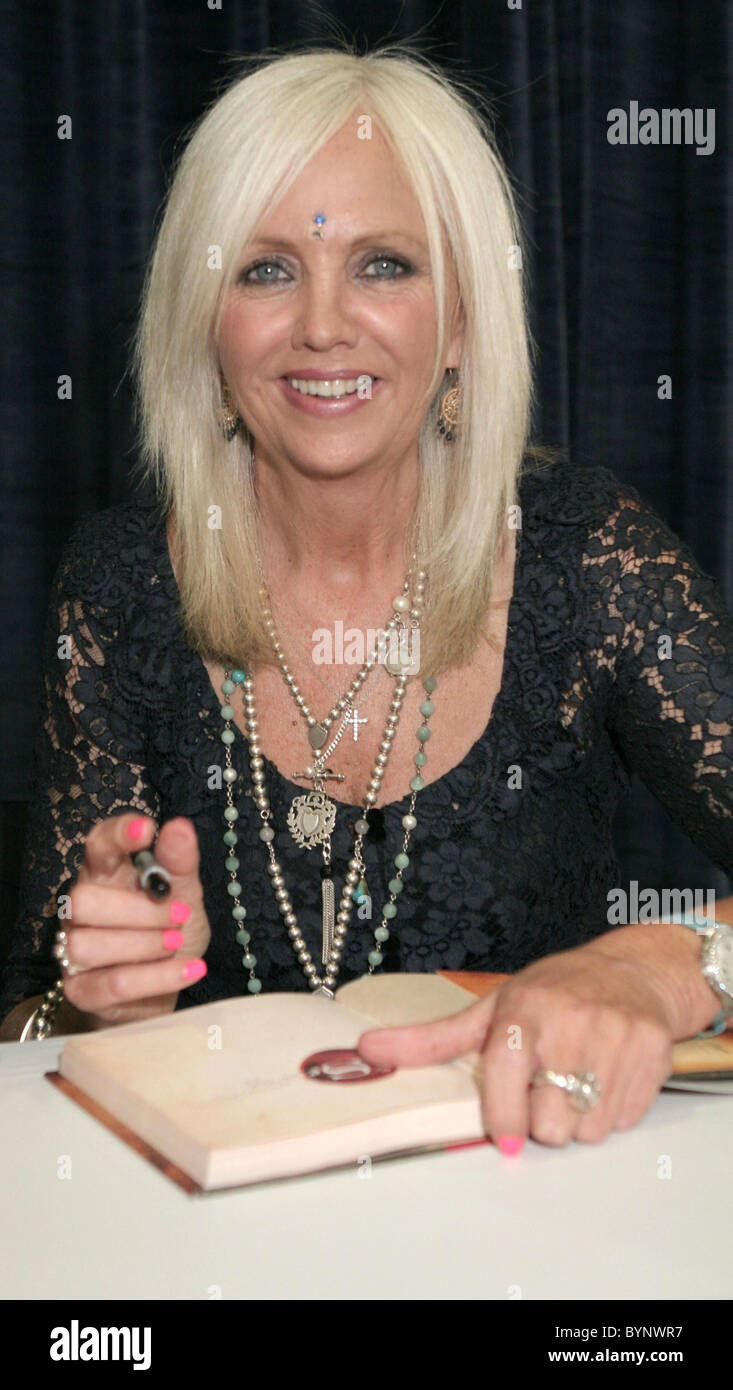 Rhonda Byrne signs her best selling book ‘The Secret’ at the 2007 Book