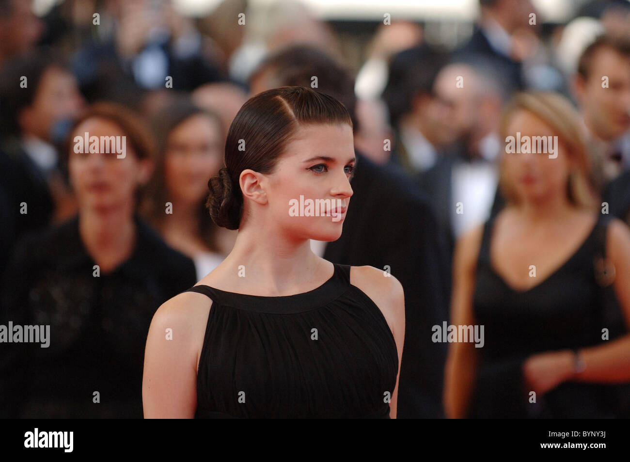 Cecile Cassel 2007 Cannes Film Festival Day 7 - 'Le Scaphandre et le papillon' Premiere Cannes, France - 22.05.07 Credit : Stock Photo