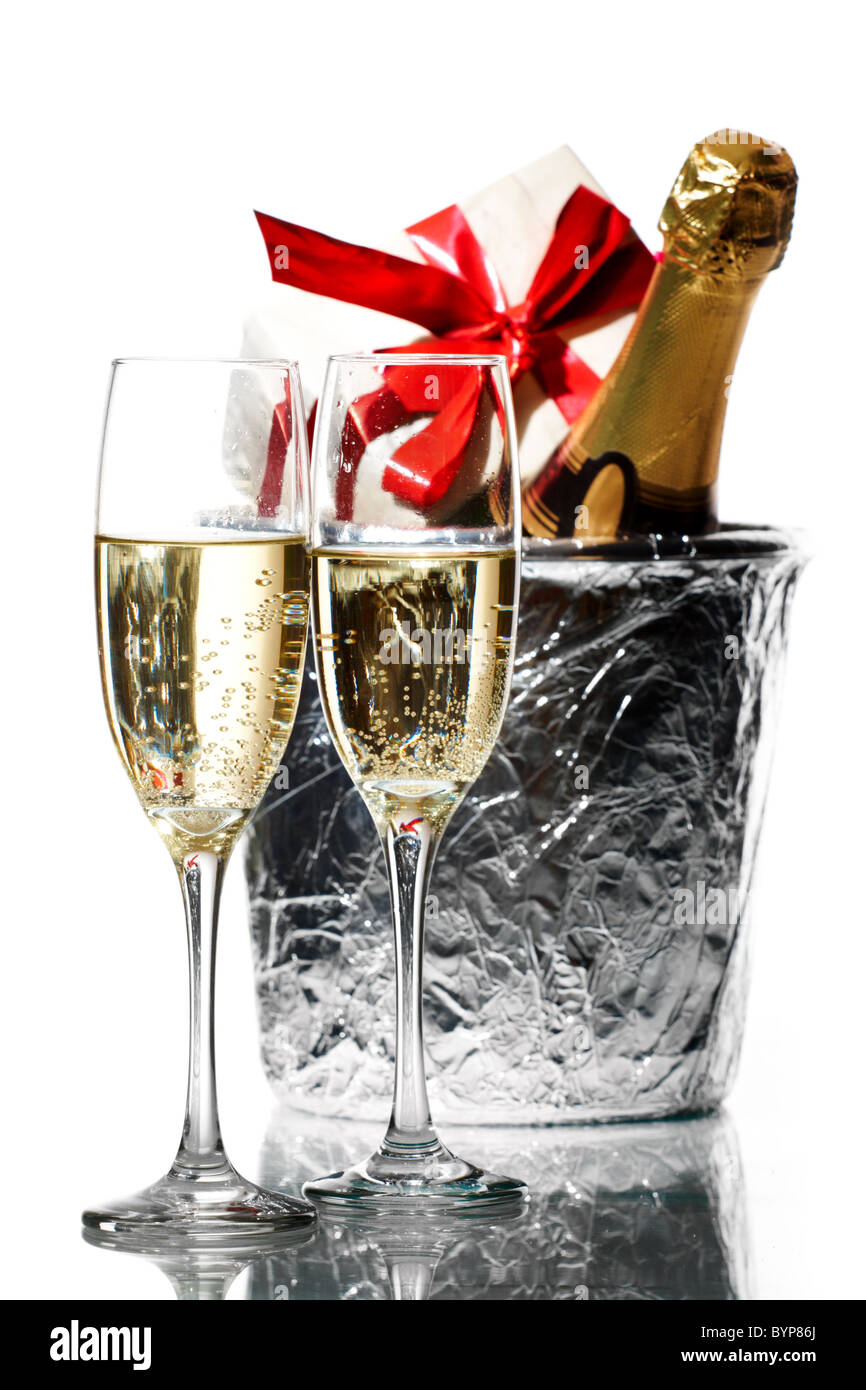Champagne Bucket High Resolution Stock Photography And Images Alamy Champagne Bucket High Resolution Stock Photography And Images Alamy
