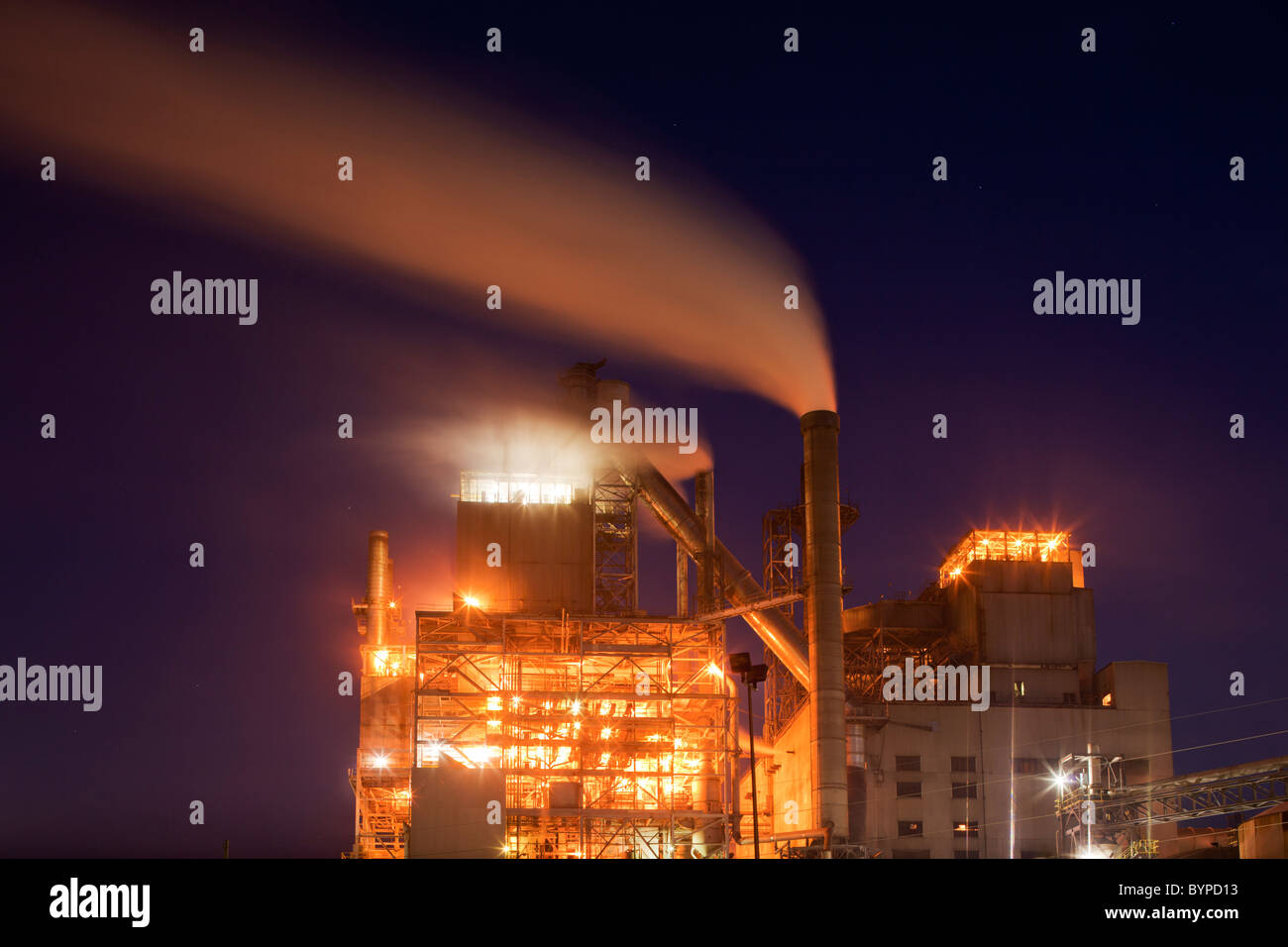 USA, South Carolina, Steam and pollution billow from