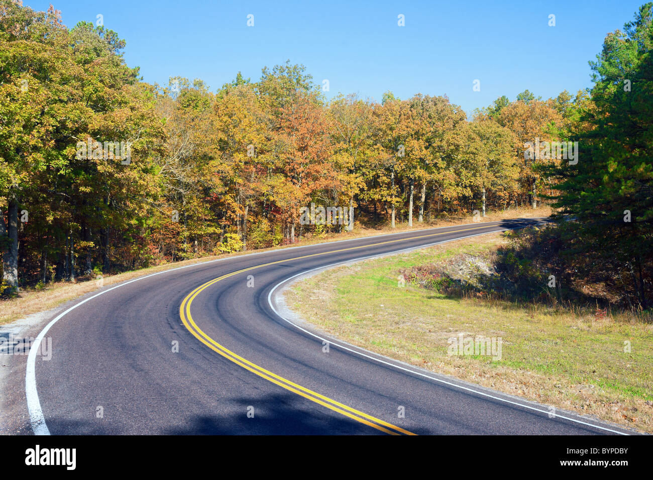 Bitumen Country Road High Resolution Stock Photography and Images - Alamy