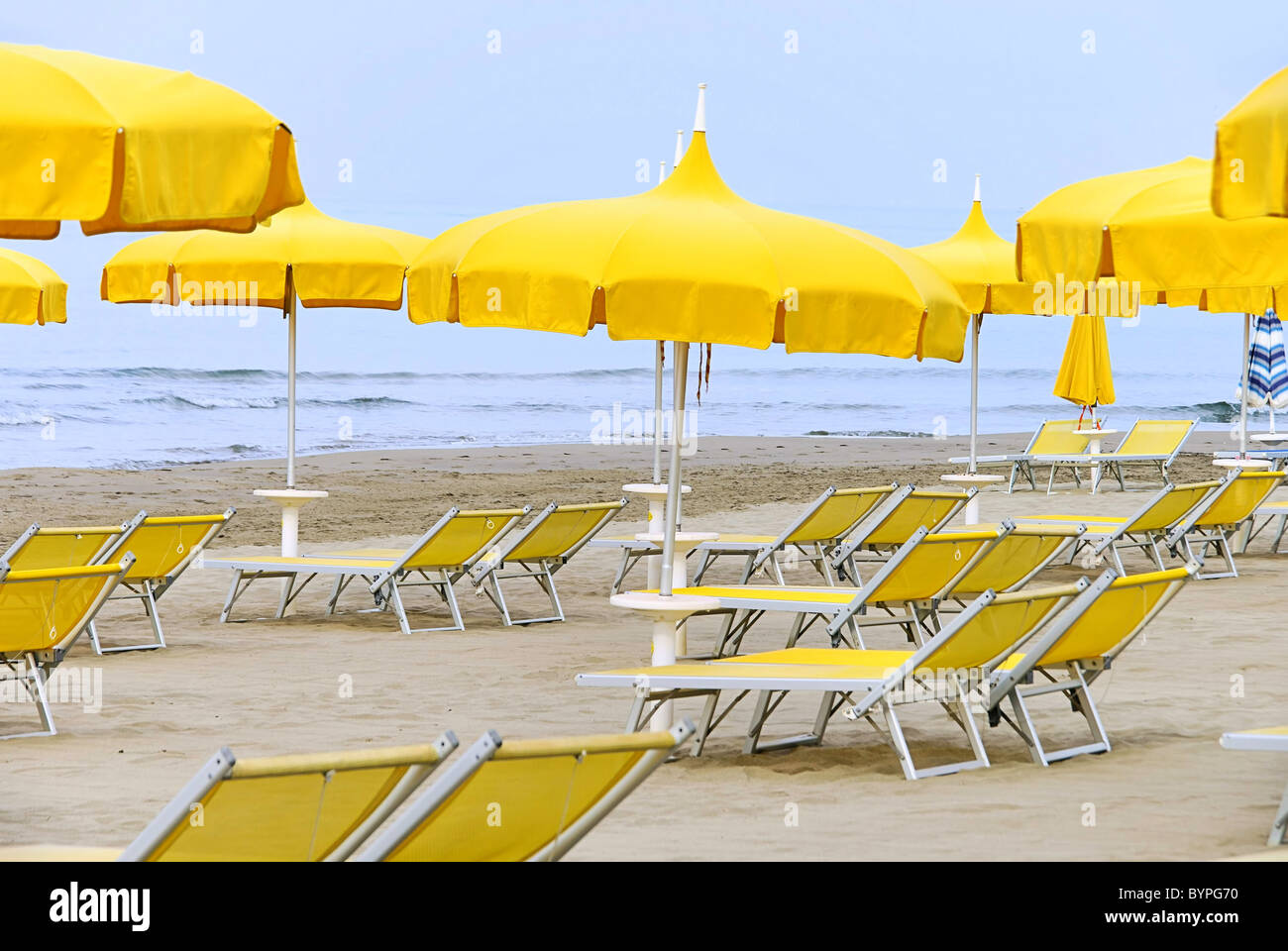 Sonnenschirm und Liegestuhl - sun umbrella and beach chair 04 Stock Photo