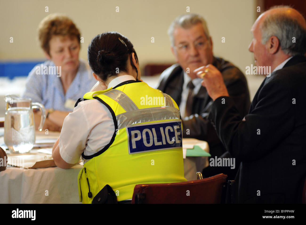 Police meet community members at an information roadshow, Bradford Stock Photo
