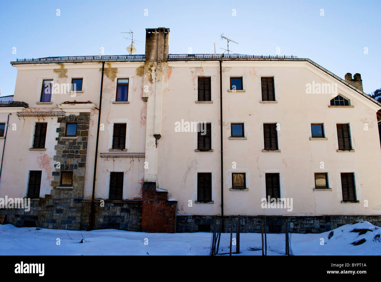 country house with windows and blue sky Stock Photo - Alamy