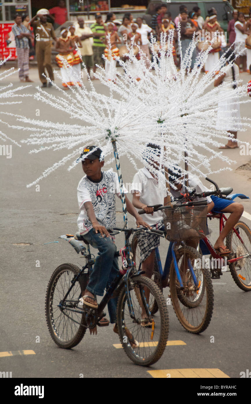 Sri Lanka, outskirts of Colombo. Hindu street procession, Festival of the Rat. Stock Photo