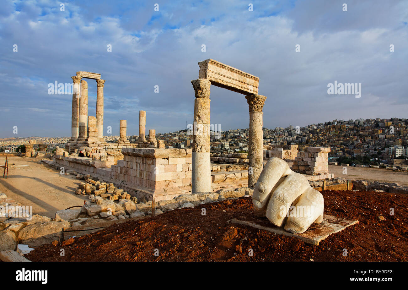 The Temple of Hercules and sculpture of a hand in the Citadel, Amman Stock  Photo - Alamy