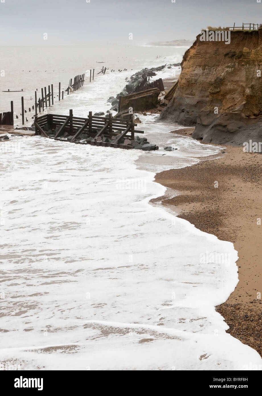 Happisburgh coastal erosion norfolk hi-res stock photography and images ...