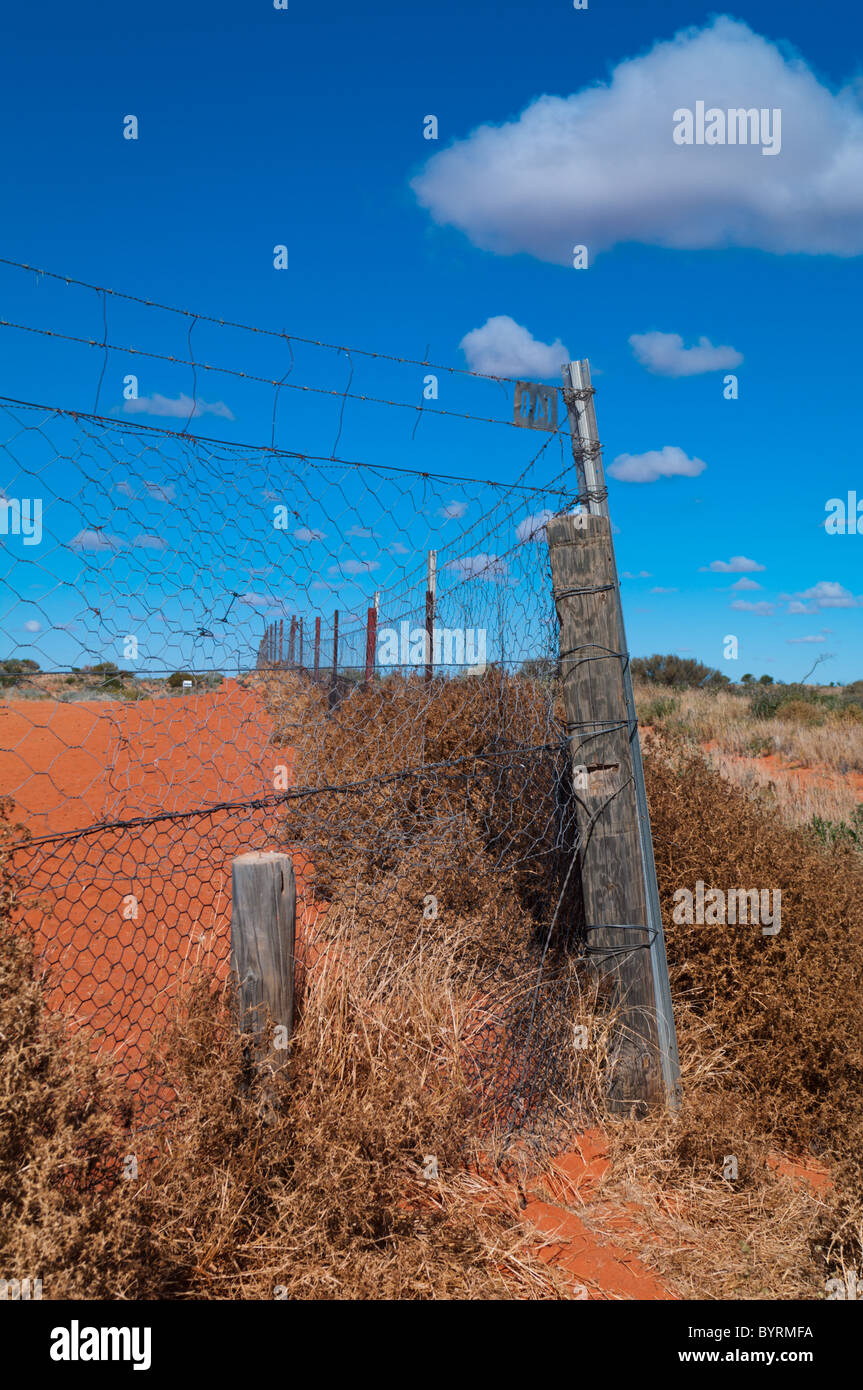 Dingo fence queensland hires stock photography and images Alamy