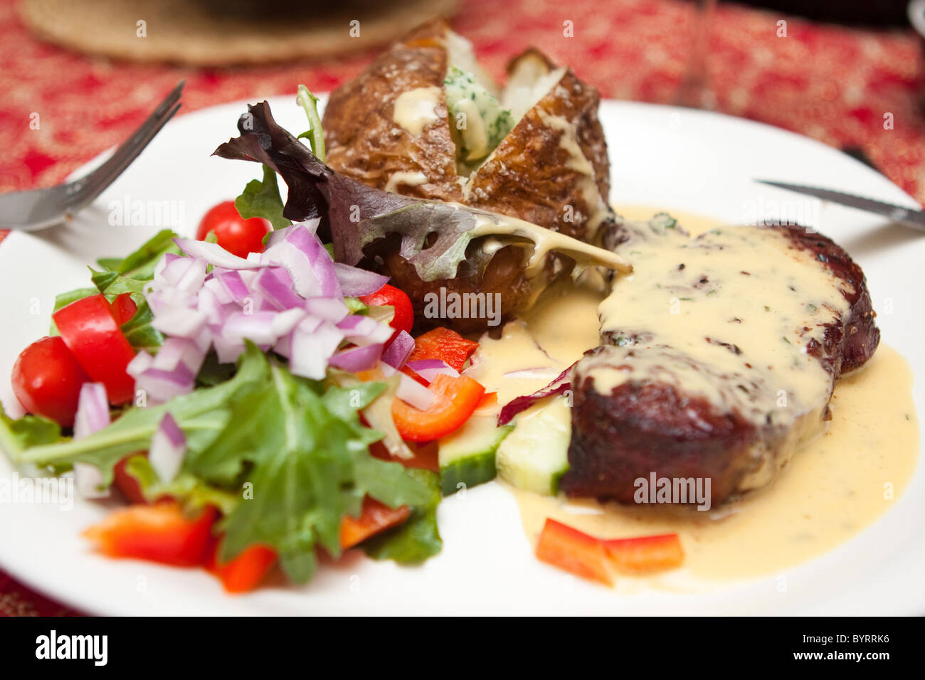 Steak bearnaise sauce baked potato hi-res stock photography and images ...