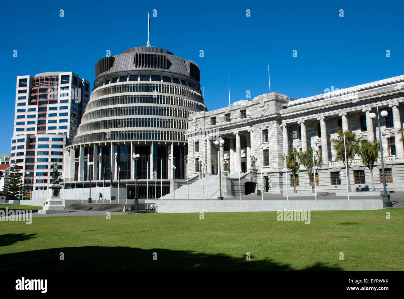 The Beehive is the home of the New Zealand Parliament Stock Photo