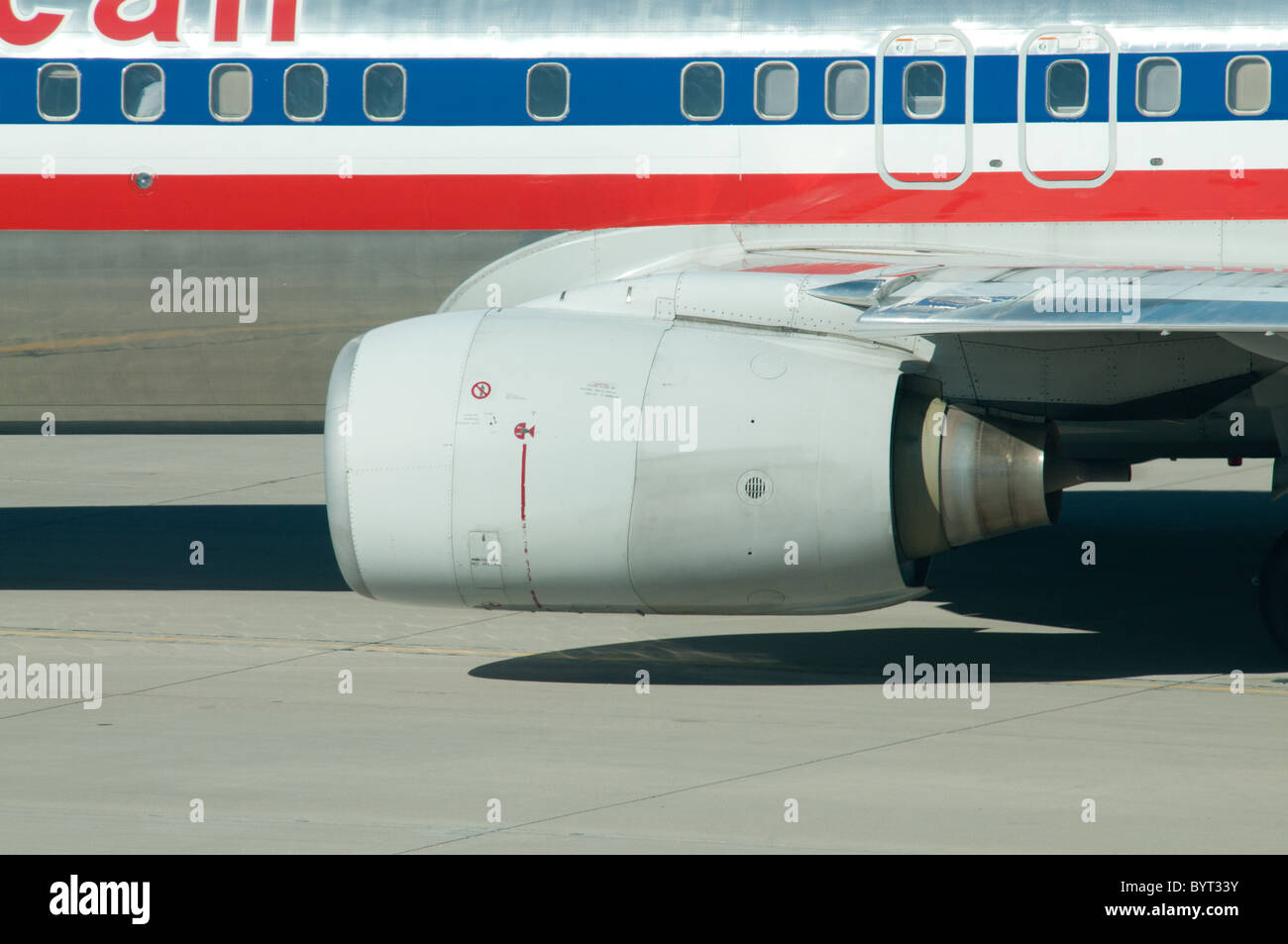 American airlines boeing 737 800 hi-res stock photography and