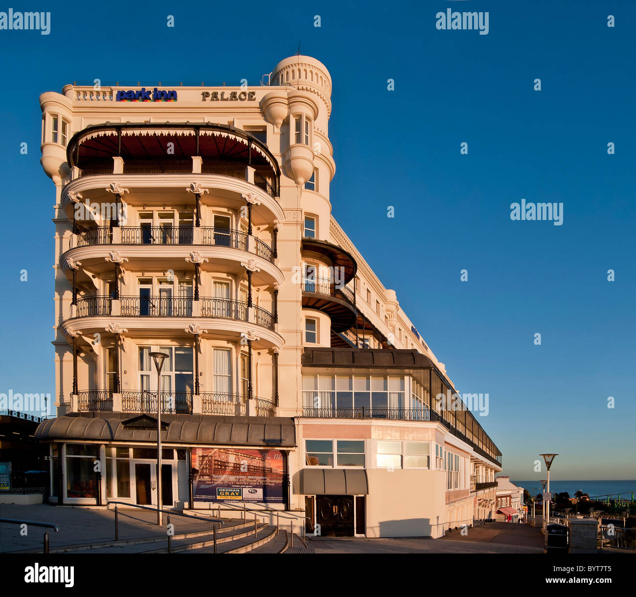 SOUTHEND-ON-SEA, ESSEX, UK - JANUARY 09, 2011:  Exterior view of Palace Hotel on Pier Hill Stock Photo