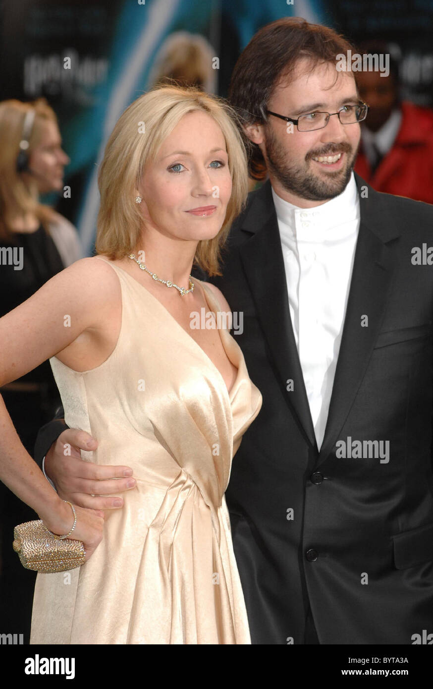 J.K. Rowling and husband Neil Murray UK Premiere of 'Harry Potter and the Order of the Phoenix' held at the Odeon Leicester Stock Photo