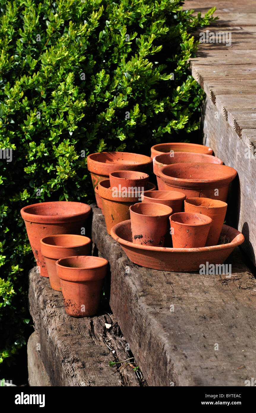 Terracotta pots uk hires stock photography and images Alamy