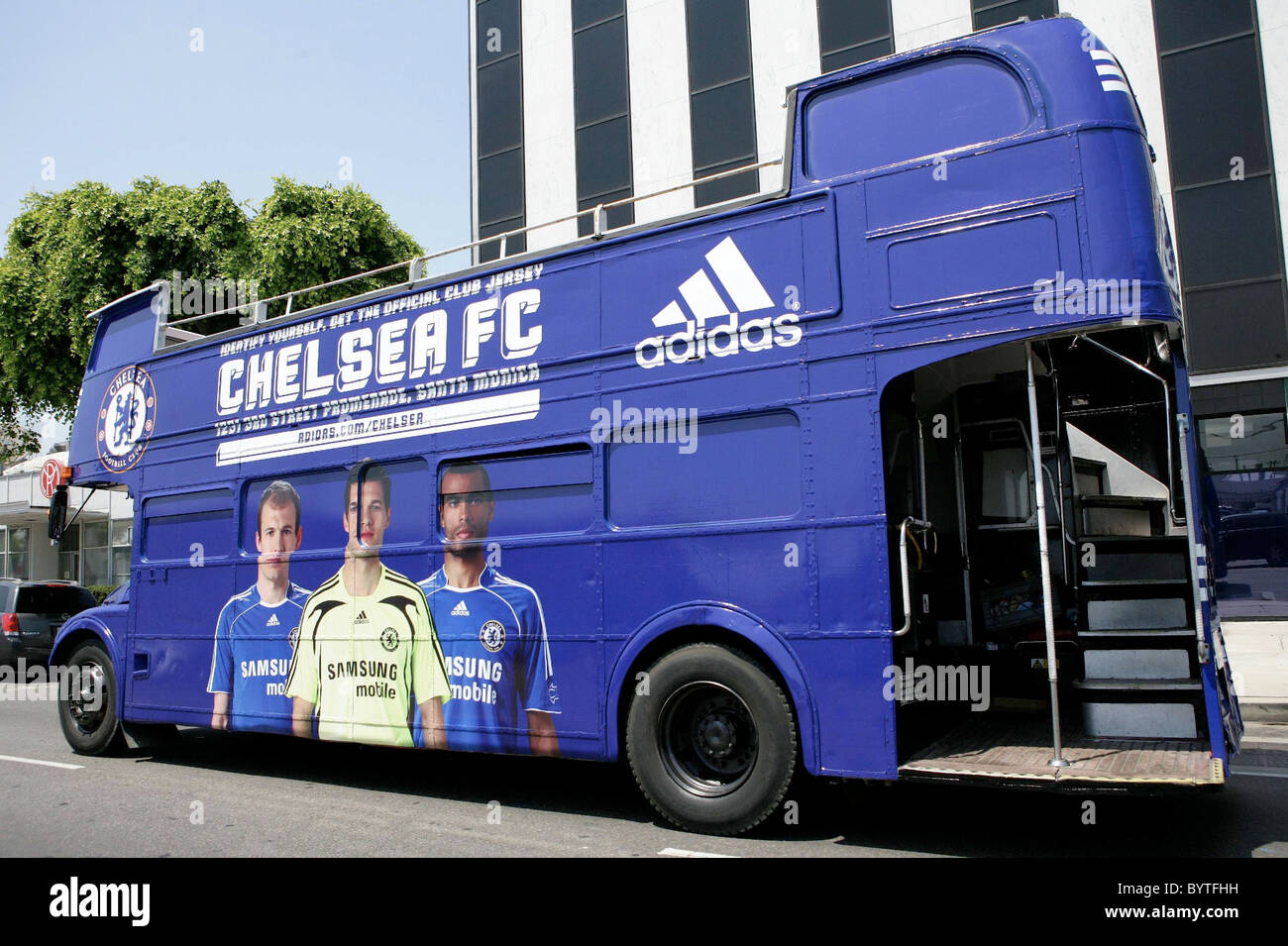 chelsea-fc-promotional-bus-a-london-double-decker-on-the-foreign-roads-BYTFHH.jpg