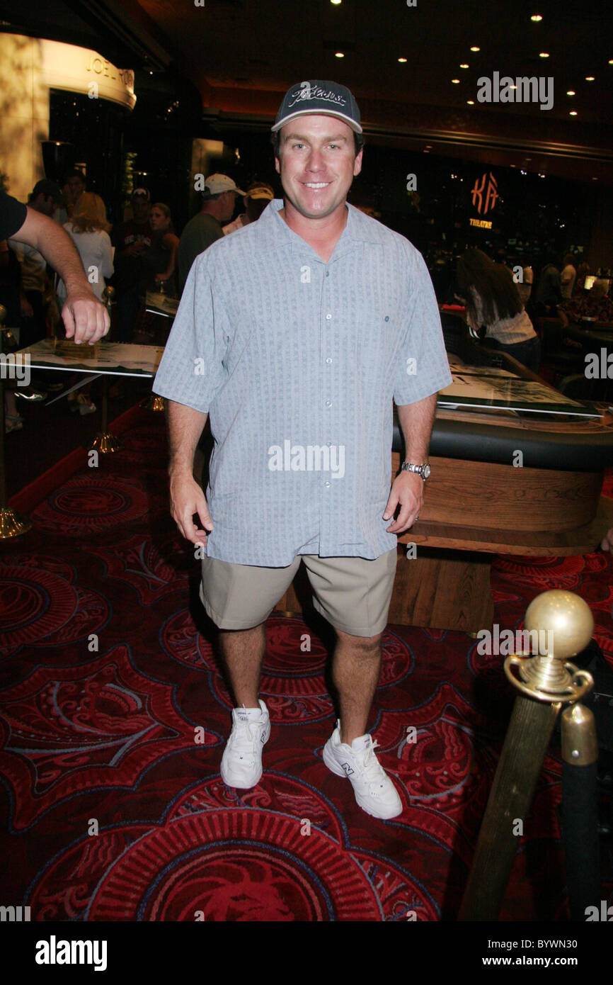 Rodney Carrington MGM And Rodney Carrington Give 8 People A Chance To