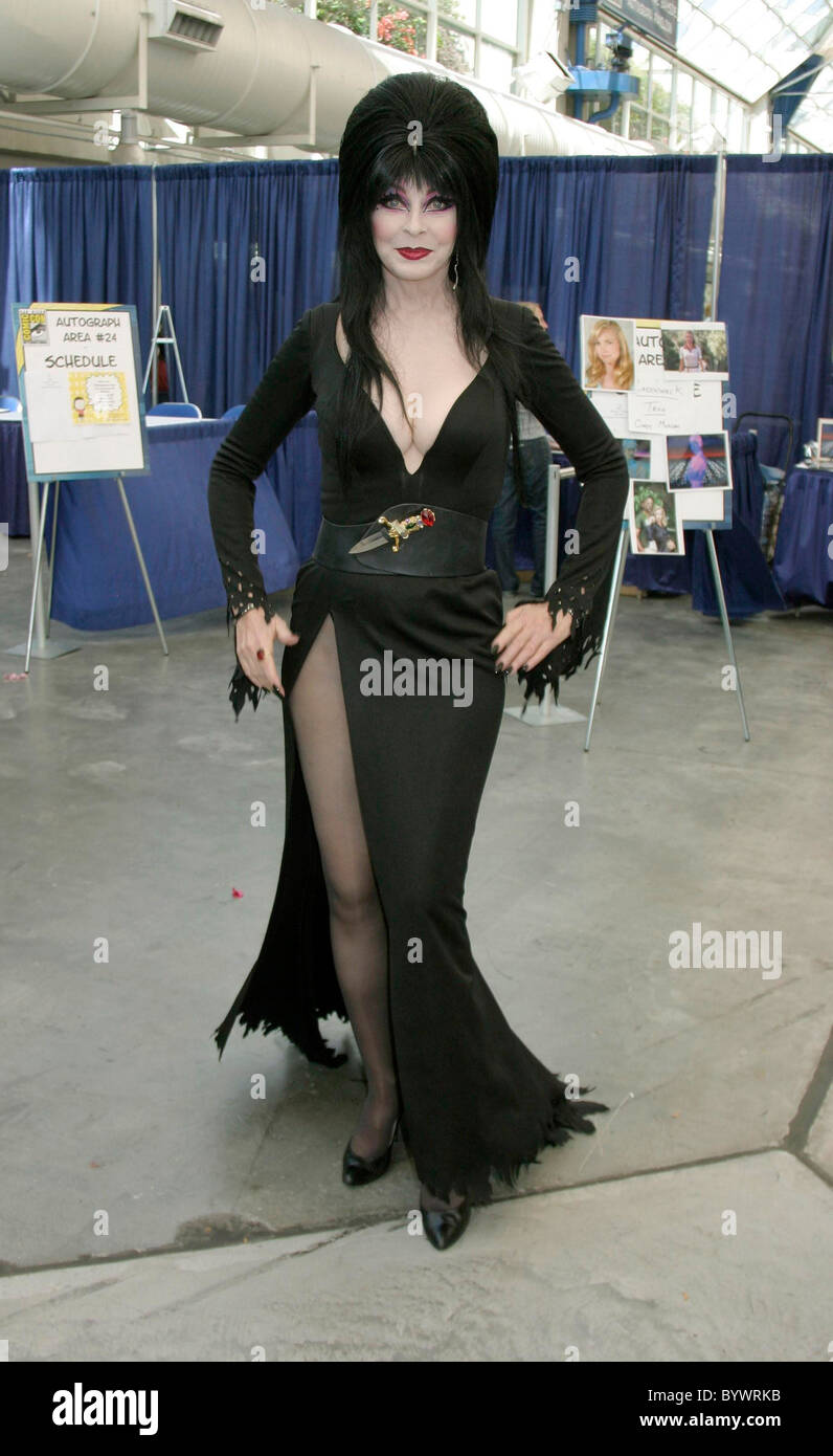 Cassandra Peterson Elvira Stock Photos & Cassandra Peterson Elvira