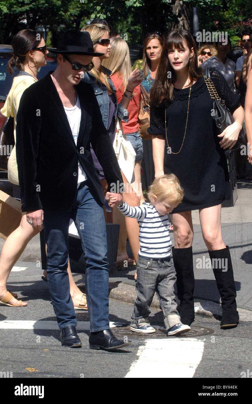 Liv Tyler, husband Royston Langdon, and son Milo go out for lunch to celebrate Liv's 30th birthday West Village, New York City Stock Photo