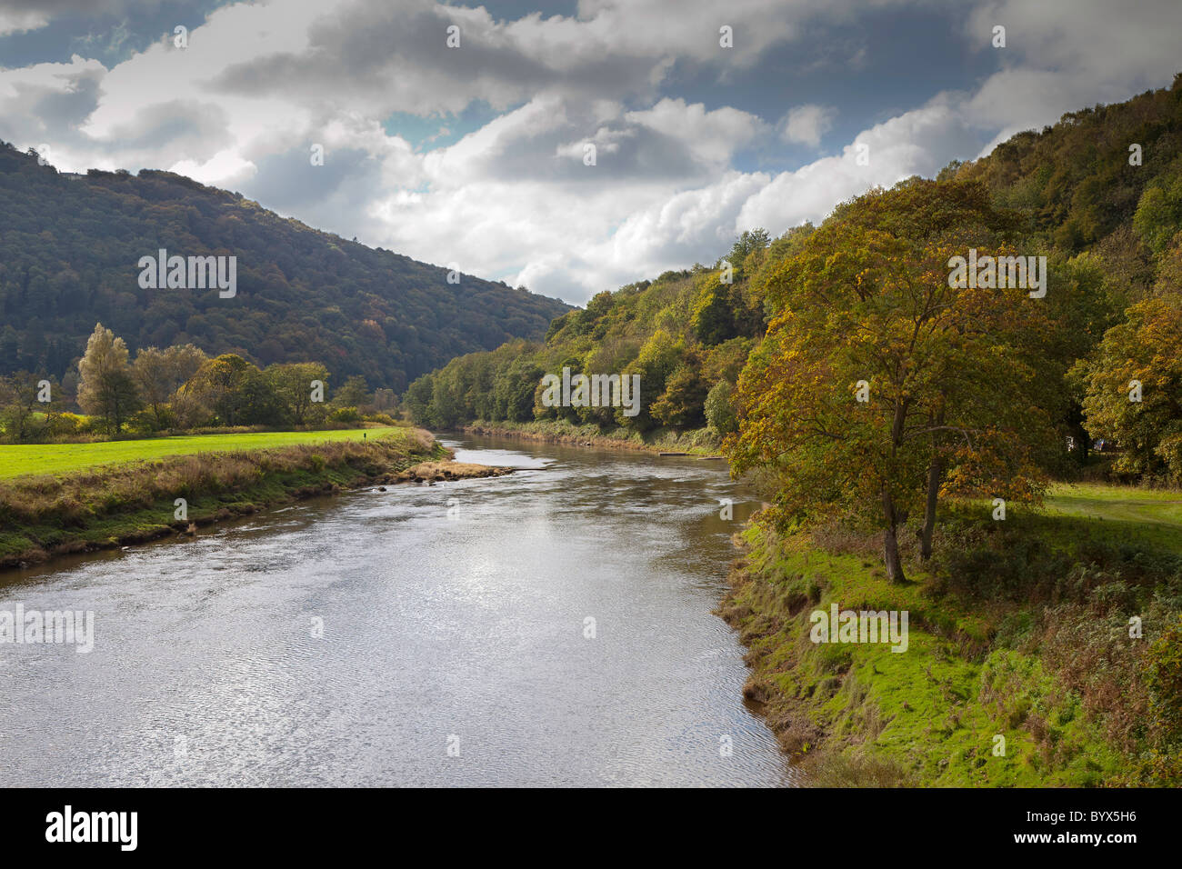 RIVER WYE IN AUTUMN FROM BIGSWEIR BRIDGE Stock Photo - Alamy