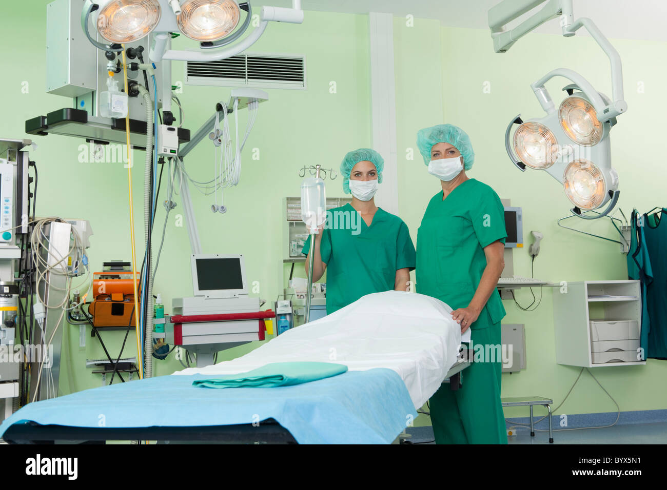 Theatre scrubs hires stock photography and images Alamy