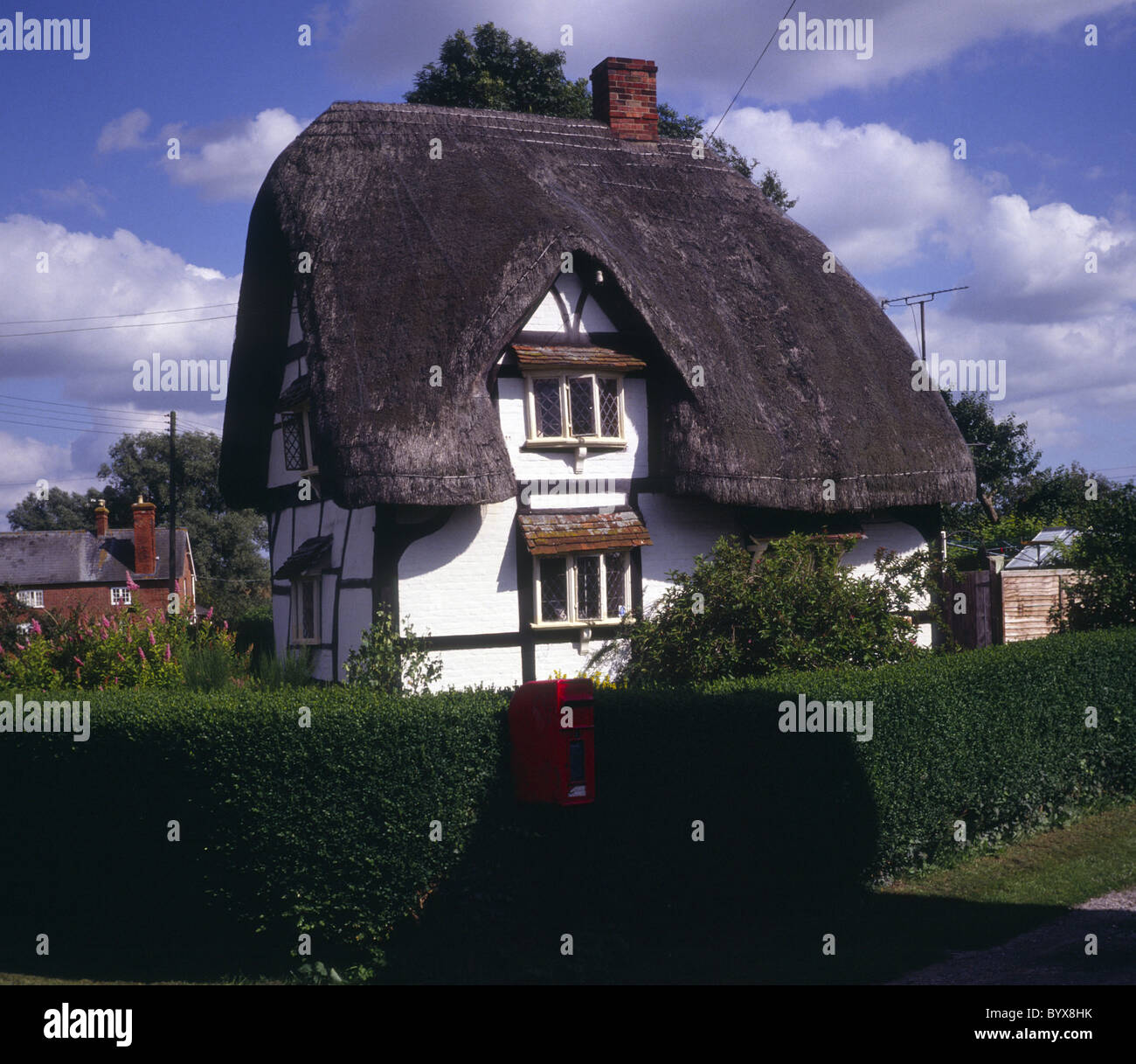 Thatched house, Horton, Wiltshire, England Stock Photo Alamy
