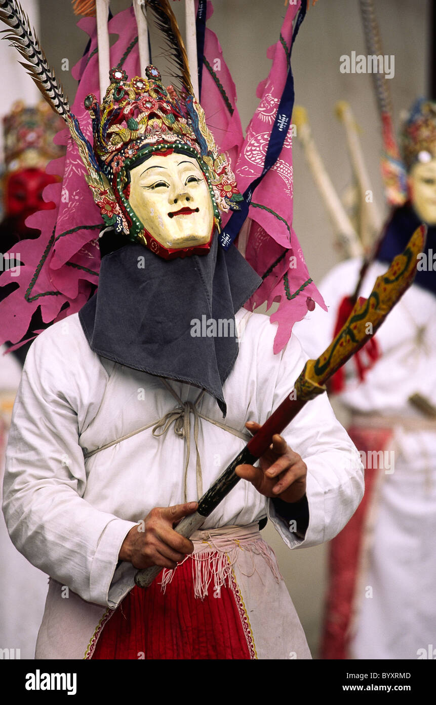 China, Guizhou, Anshun. Villagers perform Dixi Opera (traditional Han opera). Stock Photo