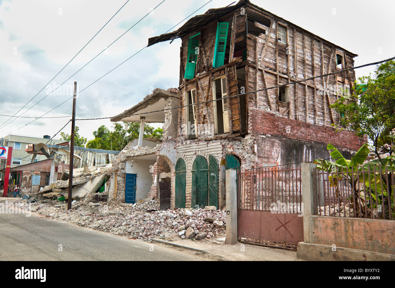buildings collapsed after the earthquake; jacmel, haiti Stock Photo Alamy