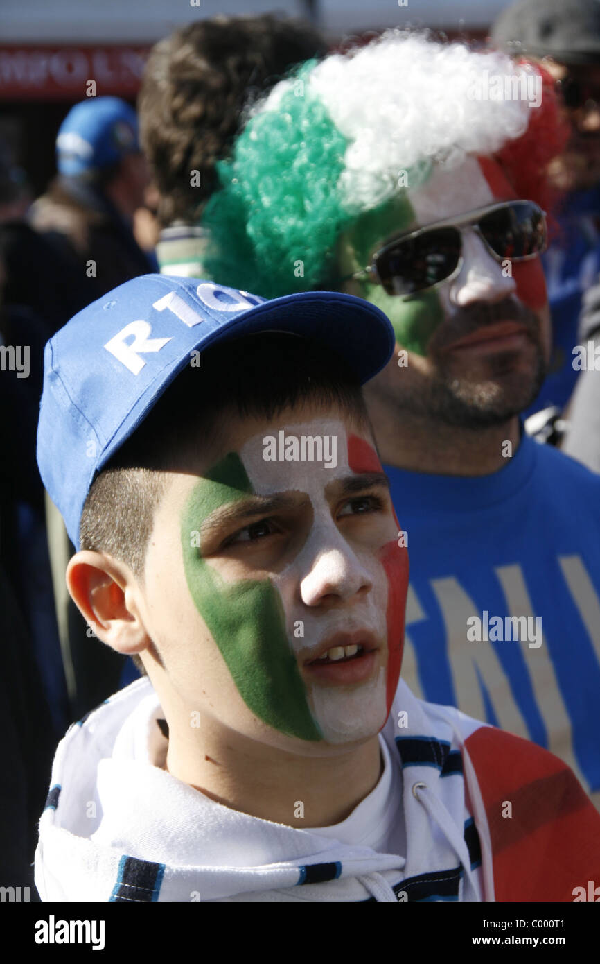 rugby fans in rome for the six nations match italy versus ireland 2011 ...