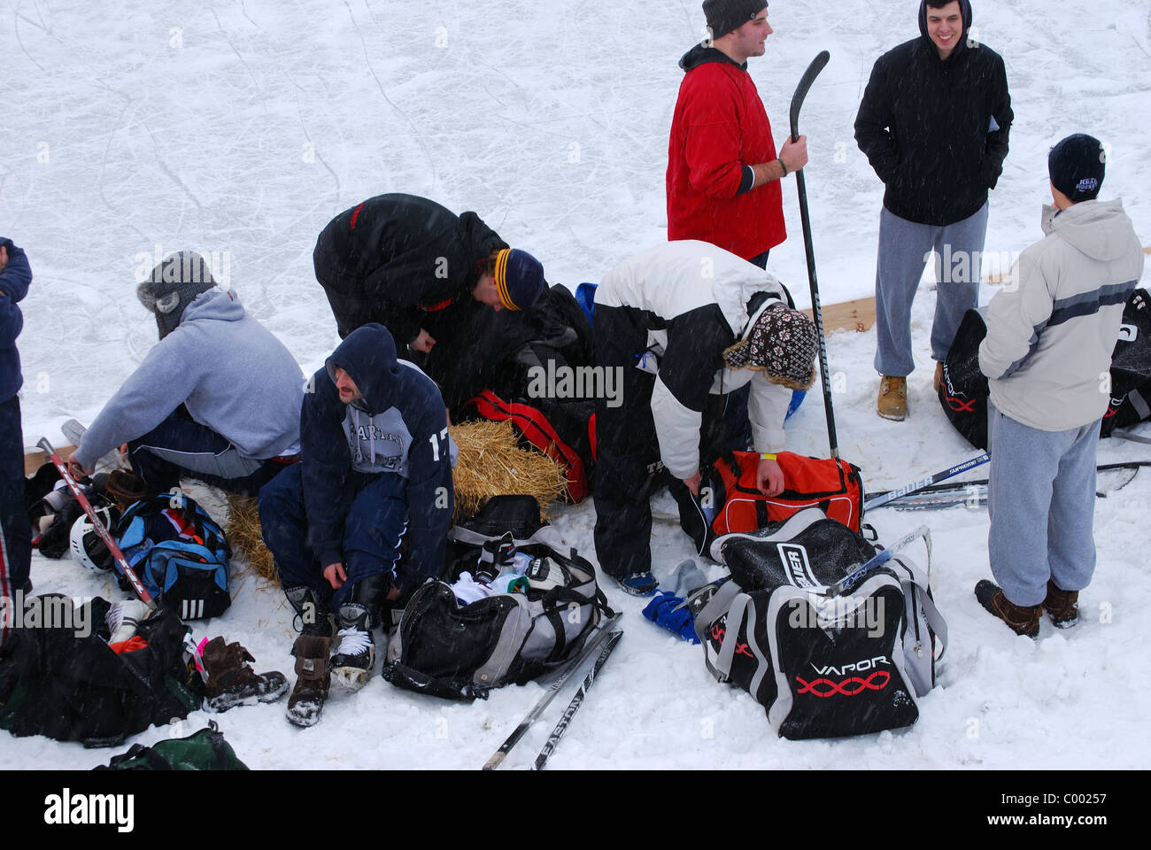 Teams arrive at ice hockey rinks for tournament play on the Erie Canal in Fairport, NY Stock Photo