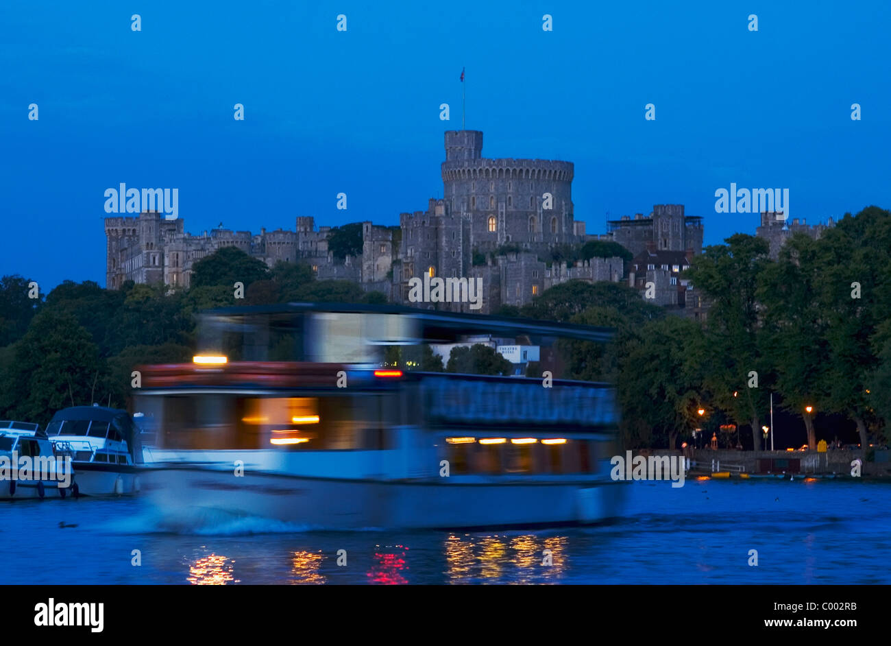 Windsor castle night hires stock photography and images Alamy