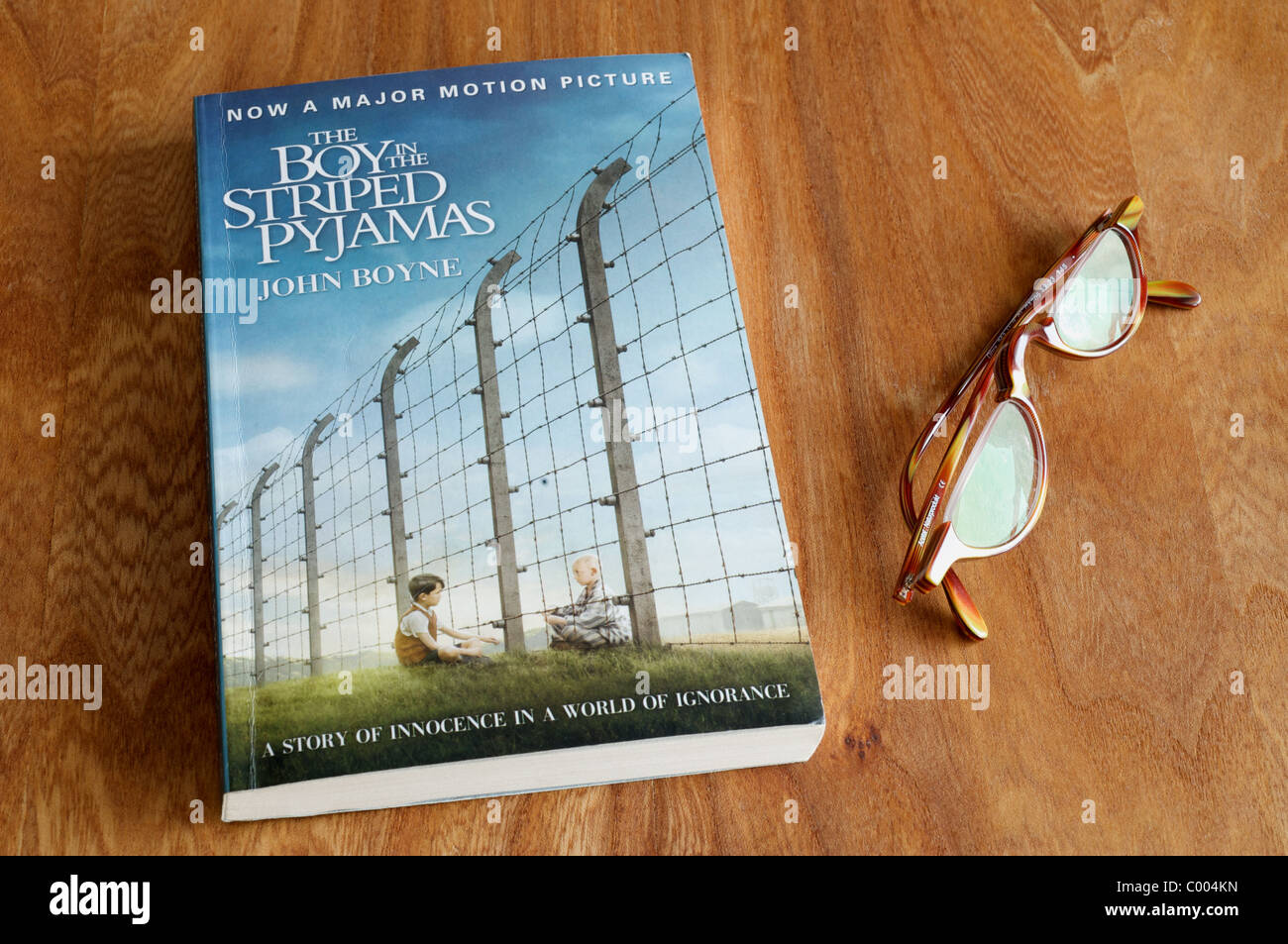 The Boy in the striped pyjamas paperback novel Stock Photo - Alamy