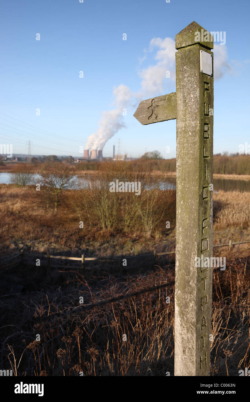 Signposted footpath hi-res stock photography and images - Alamy