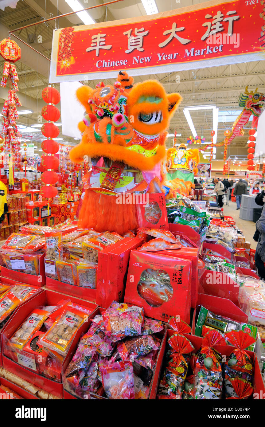 Chinese New Years Market In The T & T Supermarket Ottawa Canada Selling ...