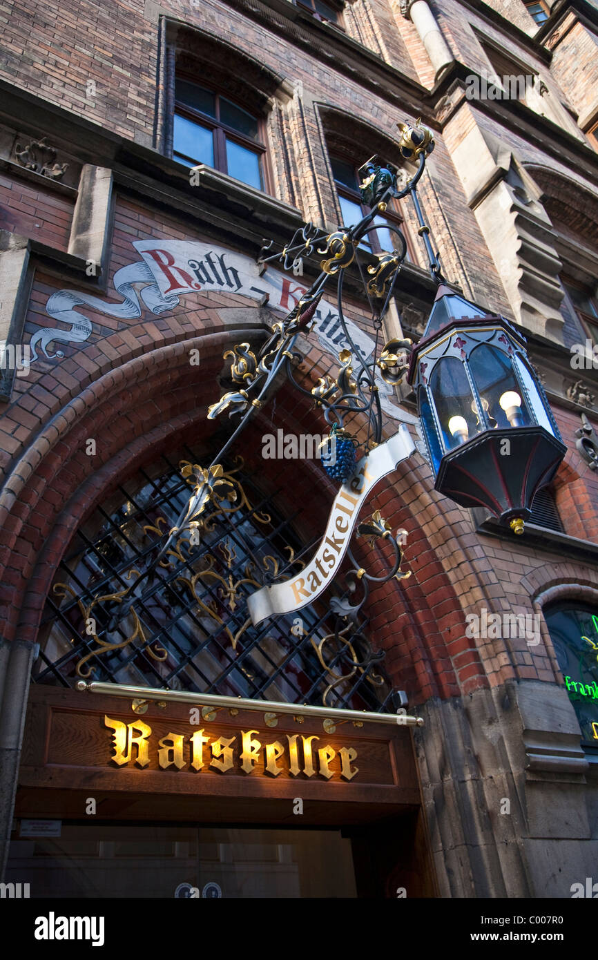 Ratskeller munich hi-res stock photography and images - Alamy
