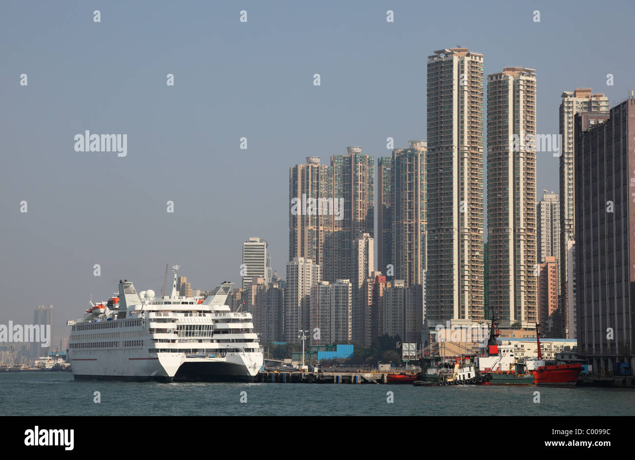 Luxury Cruise Ship anchoring in Hong Kong Stock Photo Alamy