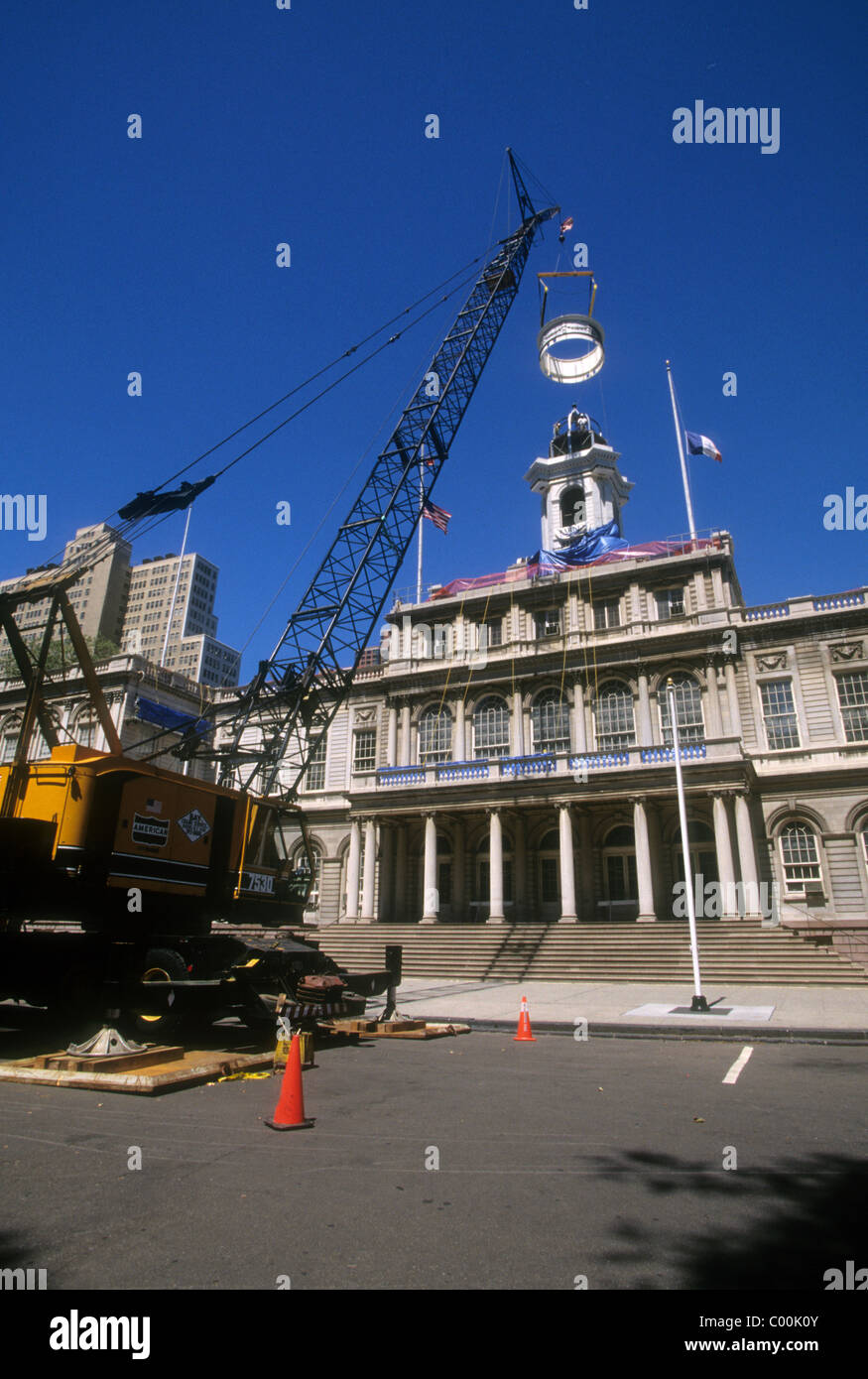 The cupola of New York City Hall is replaced on August 1, 1998. (© Richard B. Levine) Stock Photo
