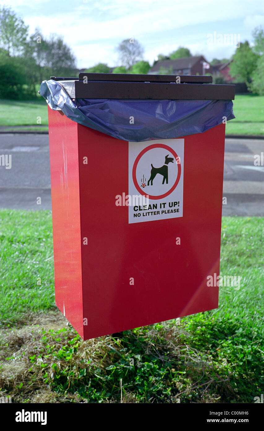 Council litter bin hires stock photography and images Alamy