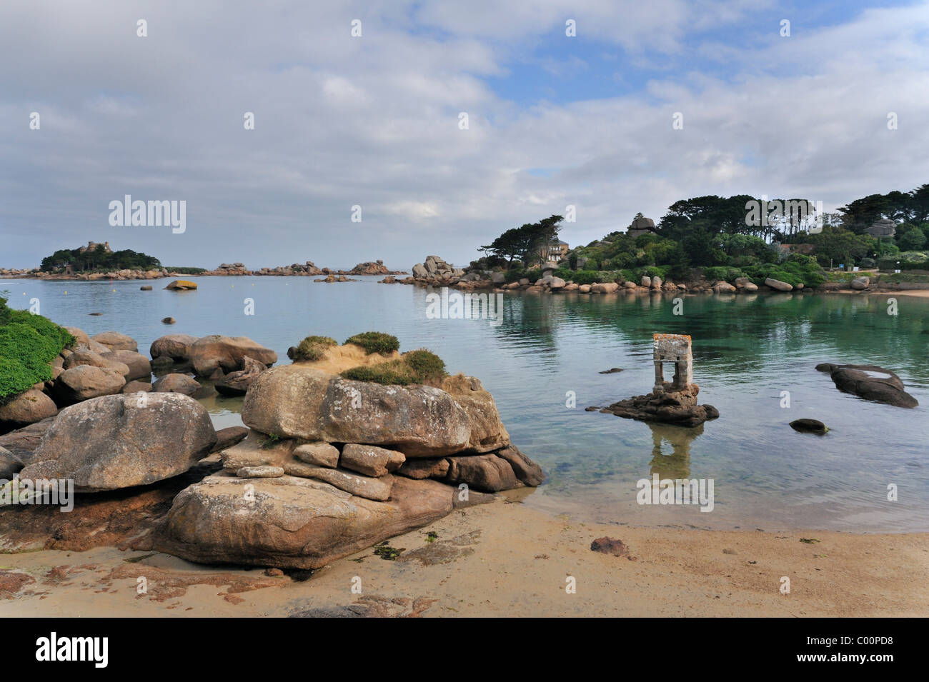 Oratoire SaintGuirec, The Oratory on the Saint Guirec beach is home to