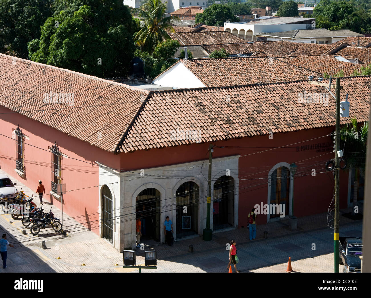 city. Colonial house Stock Photo Alamy