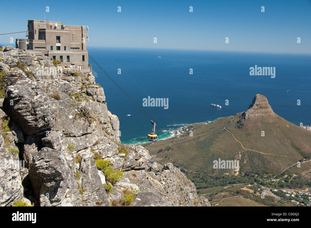 South Africa, Cape Town, Table Mountain National Park Cableway aerial tram and station. Stock Photo