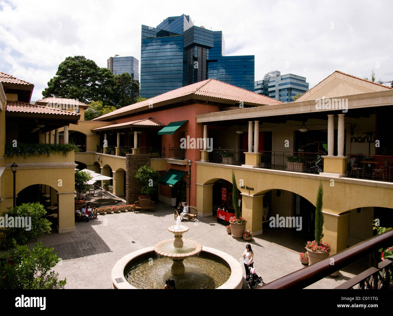 Guatemala city shopping center hi-res stock photography and images - Alamy