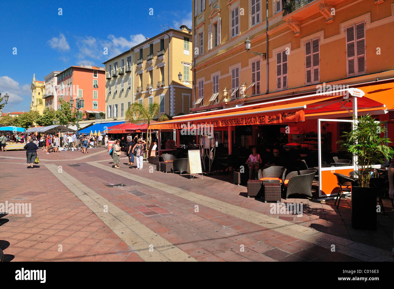 Streetcafe and restaurant at Cours Saleya, Nice, Nizza, Cote d'Azur, Alpes Maritimes, Provence, France, Europe Stock Photo