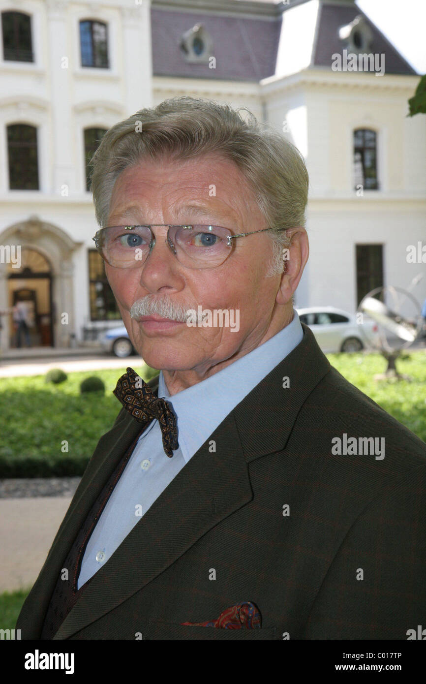 Uwe Friedrichsen Photocall Ard Tv Crime Series Elvis Und Der